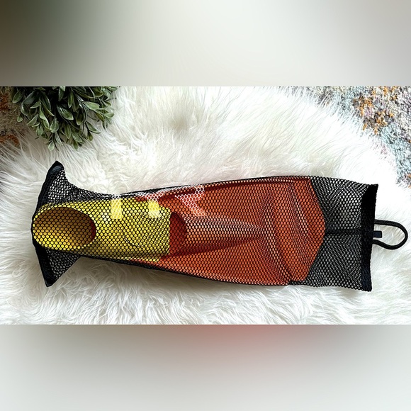 TYR Kids' Flexfin Training Swim Fins (Size 1-3 / 34-36) - Picture 5 of 5